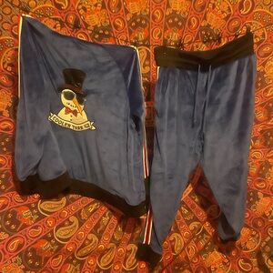 Men’s velour track suit